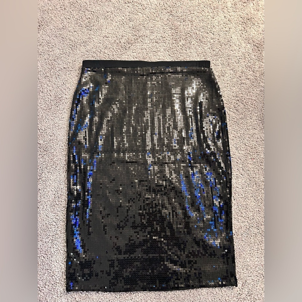 Vince Camuto Black Sequence Skirt Elastic
Waist Holiday Christmas
Size M